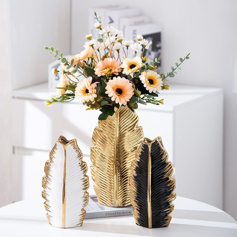 Nordic Gold Pleated Leaf Ceramic Vase