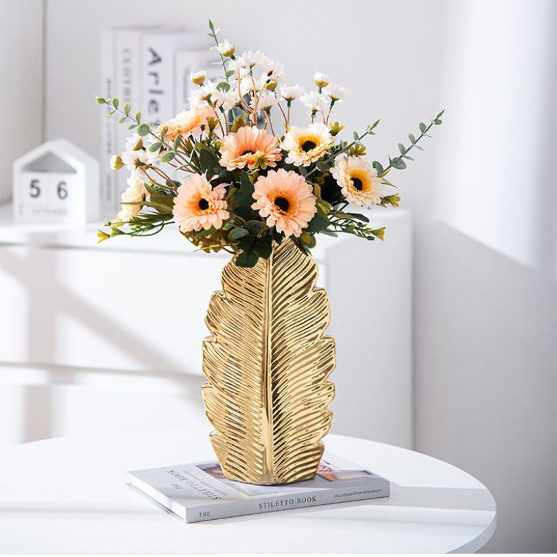 Nordic Gold Pleated Leaf Ceramic Vase