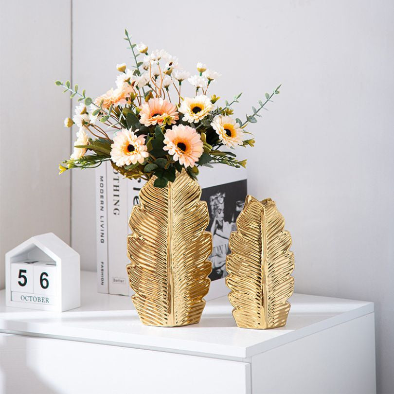 Nordic Gold Pleated Leaf Ceramic Vase